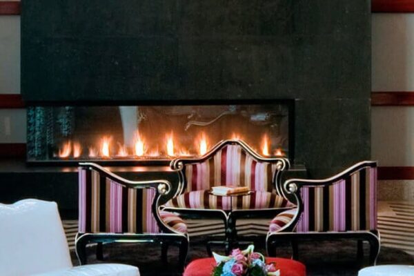 montigo-modern-commercial-fireplace-corner-hotel-gansevoort-C820CL-780x800-660x680-1
