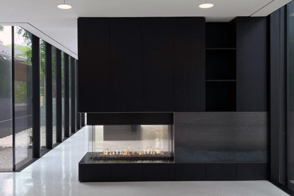 re50H-glassfront-multisided-peninsula